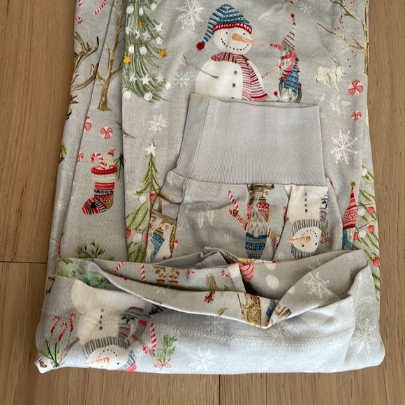 Pottery Barn Kids Snow Day Gnomes Pajamas Size 12, NWOT - Picture 4 of 12
